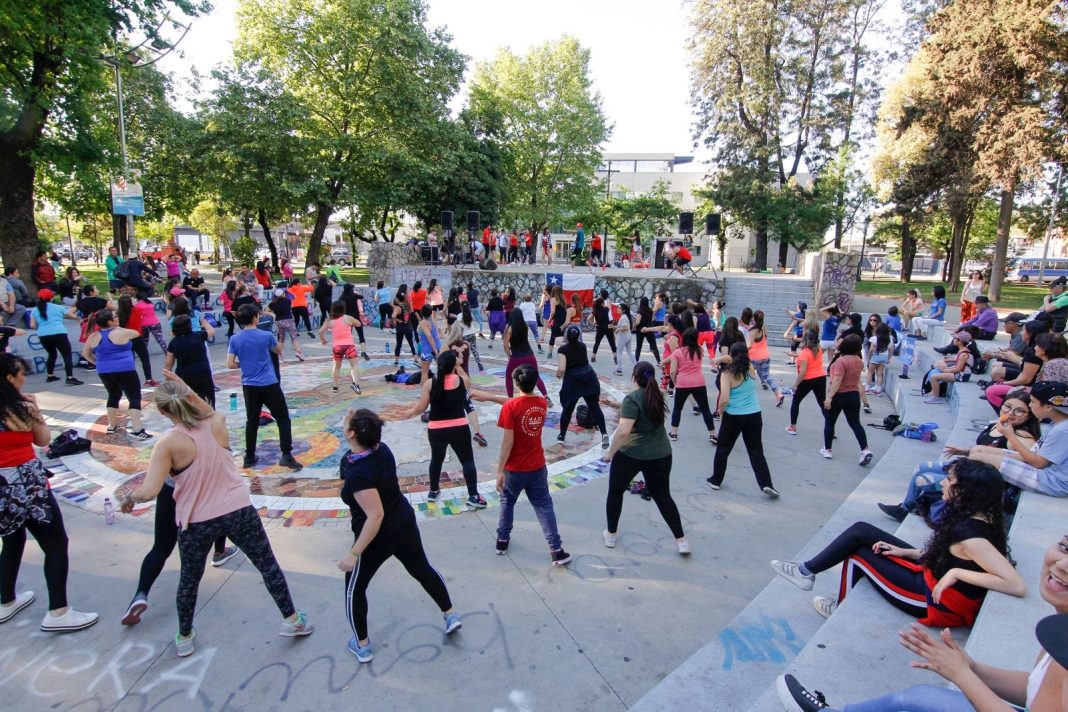 Invitan a participar en la Masiva Zumbatón Familiar en el marco de 'Marca tu Verano' en Curicó